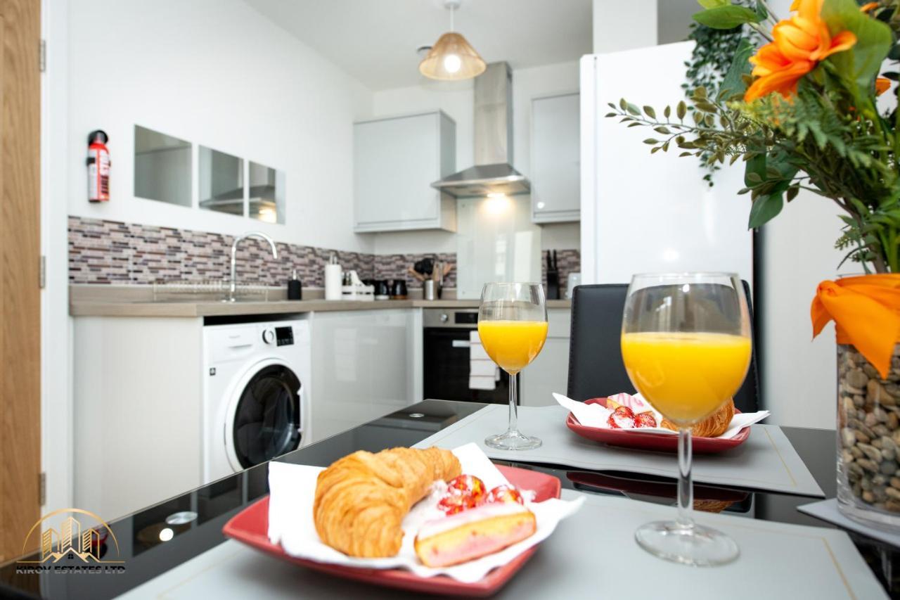 Hephaestus - The Craftsman Of Town Apartamento Southampton