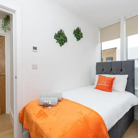 Hephaestus Apartment - The Craftsman Of Town Southampton Exterior photo